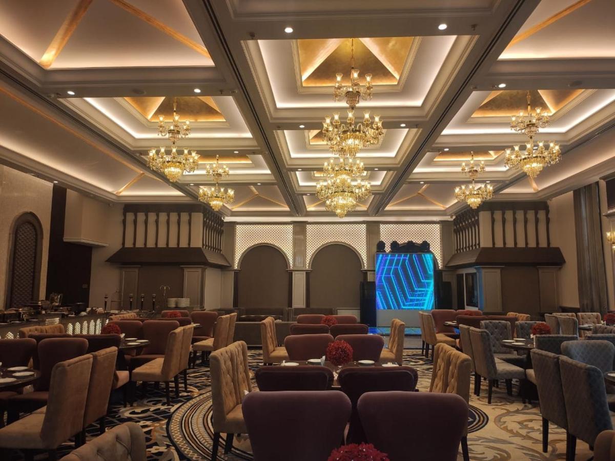 Anntilia Inn Ludhiana Buitenkant foto