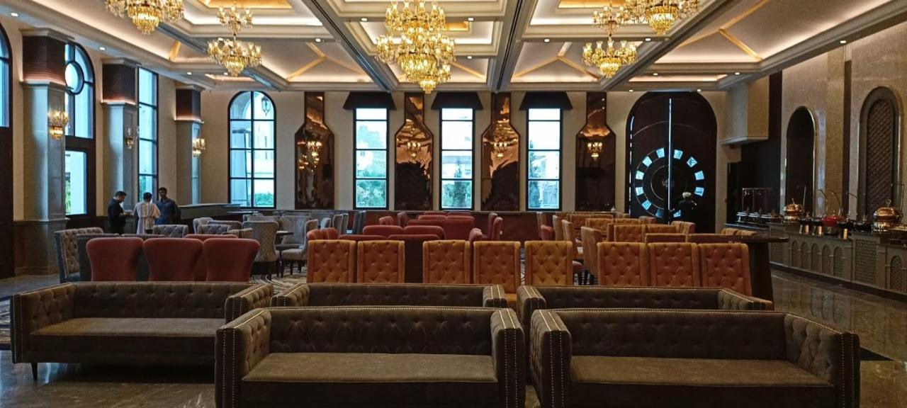 Anntilia Inn Ludhiana Buitenkant foto